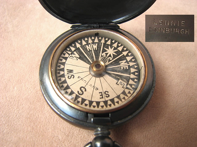 Close up view of Singers patent style dial
